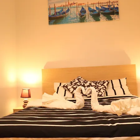 Hostal The Delight *